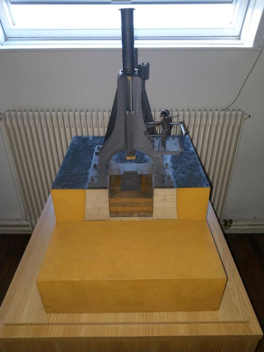 maquette du 1er marteau pilon de 2500 kg - © Ministère de la Culture (France), Direction Régionale des Affaires Culturelles de Bourgogne-Franche-Comté ; Académie François Bourdon – Tous droits réservés