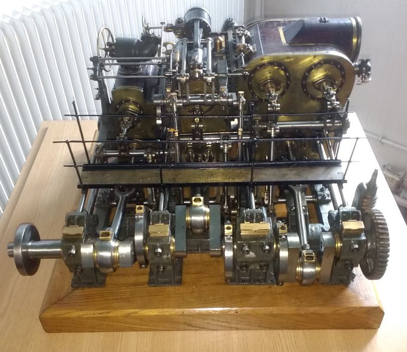 maquette d’une machine à vapeur du croiseur de Wattignies - © Ministère de la Culture (France), Direction Régionale des Affaires Culturelles de Bourgogne-Franche-Comté ; Académie François Bourdon – Tous droits réservés