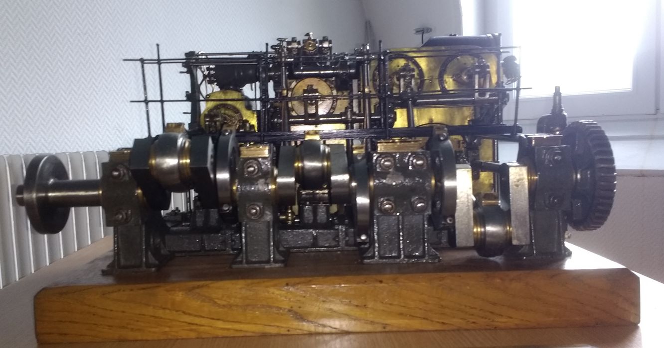 maquette d’une machine à vapeur du croiseur de Wattignies - © Ministère de la Culture (France), Direction Régionale des Affaires Culturelles de Bourgogne-Franche-Comté ; Académie François Bourdon – Tous droits réservés