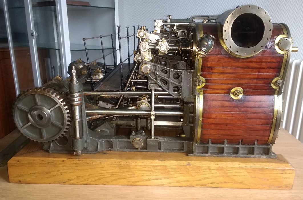 maquette d’une machine à vapeur du croiseur de Wattignies - © Ministère de la Culture (France), Direction Régionale des Affaires Culturelles de Bourgogne-Franche-Comté ; Académie François Bourdon – Tous droits réservés