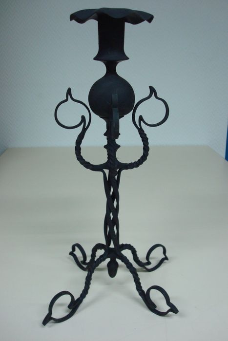 chandelier - © Ministère de la Culture (France), Direction Régionale des Affaires Culturelles de Bourgogne-Franche-Comté – Tous droits réservés