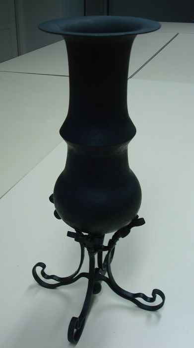vase - © Ministère de la Culture (France), Direction Régionale des Affaires Culturelles de Bourgogne-Franche-Comté – Tous droits réservés