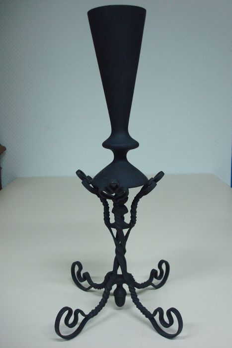 vase - © Ministère de la Culture (France), Direction Régionale des Affaires Culturelles de Bourgogne-Franche-Comté – Tous droits réservés