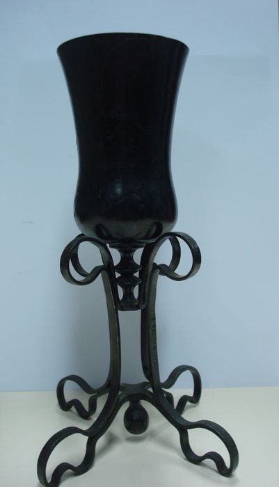 vase - © Ministère de la Culture (France), Direction Régionale des Affaires Culturelles de Bourgogne-Franche-Comté – Tous droits réservés
