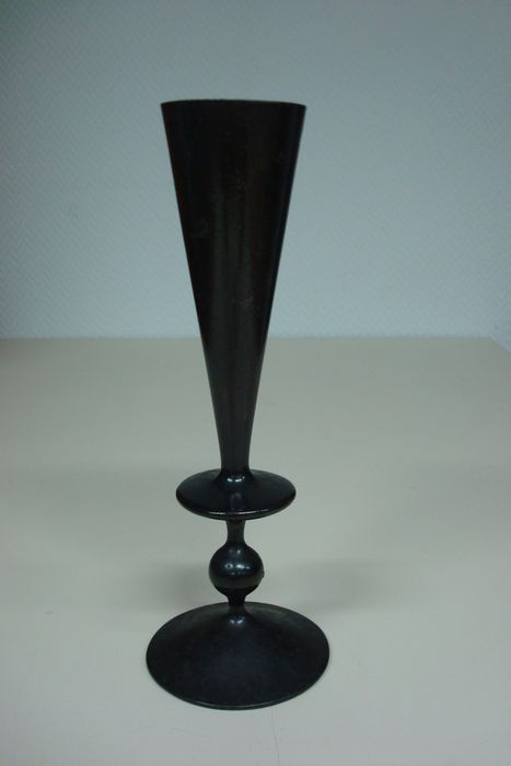 vase - © Ministère de la Culture (France), Direction Régionale des Affaires Culturelles de Bourgogne-Franche-Comté – Tous droits réservés