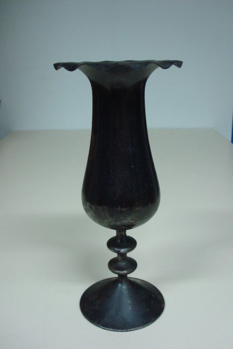 vase - © Ministère de la Culture (France), Direction Régionale des Affaires Culturelles de Bourgogne-Franche-Comté – Tous droits réservés