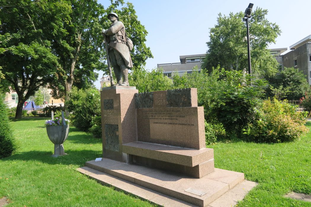 vue générale du 2e monument