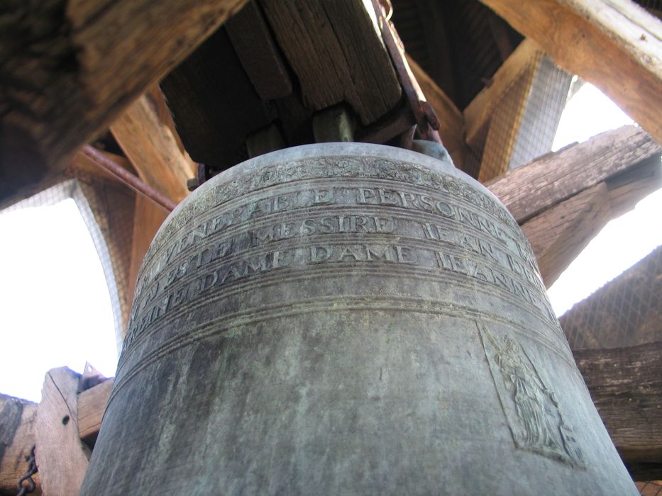 cloche, détail de l’inscription