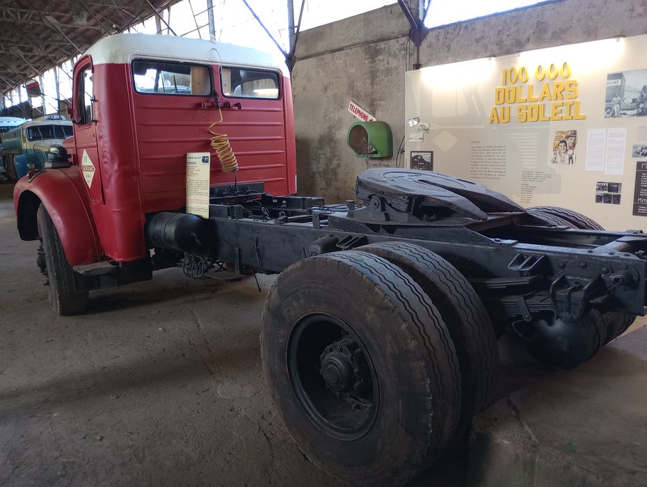 camion Berliet TLM 10 M2 4 x 2