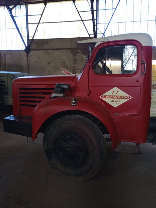 camion Berliet TLM 10 M2 4 x 2