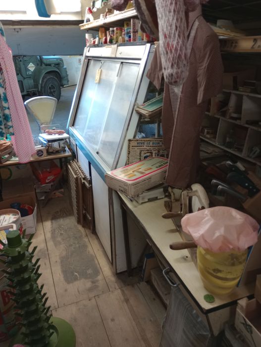camion épicerie SAVIEM SG