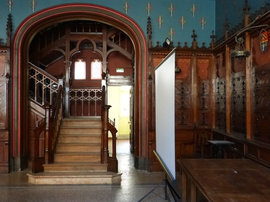 grande salle du rez-de-chaussée, vue partielle