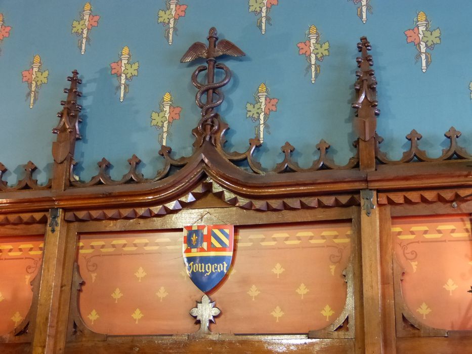 grande salle du rez-de-chaussée, détail d’un des écussons
