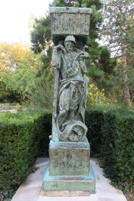 vue générale du monument (face sud)