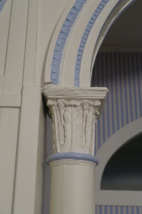 premier logis, appartement du premier étage : chambre sur rue, détail du chapiteau de l’alcôve 