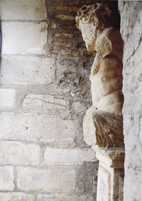 Statue : Ecce Homo, profil gauche, vue partielle