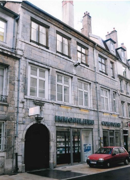 façade sur rue