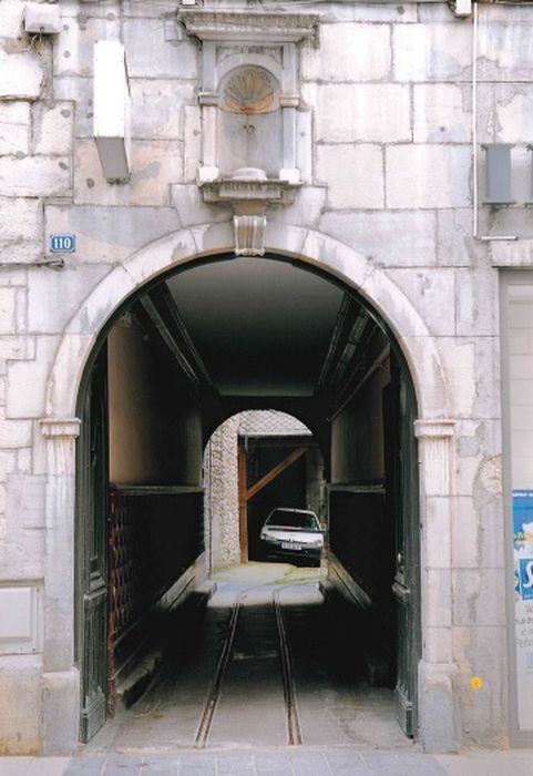 portail d’accès sur rue