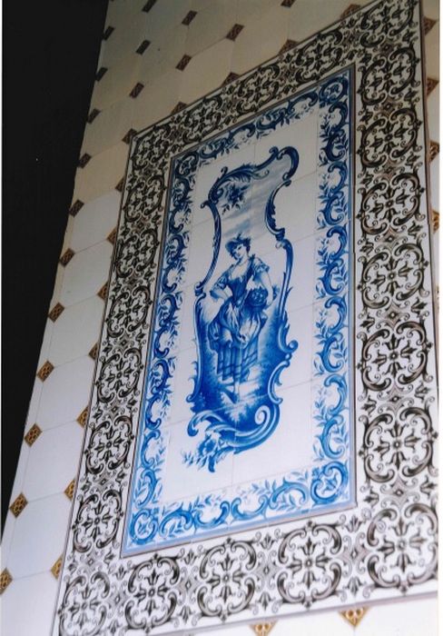 1ère cour, escalier-galerie, détail décoratif