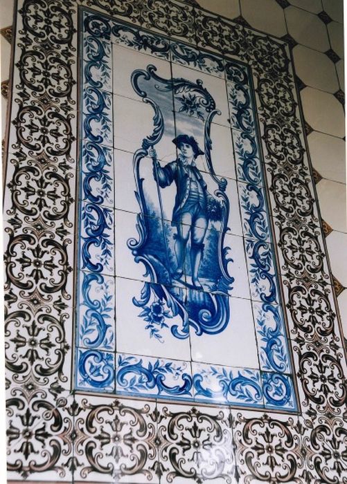 1ère cour, escalier-galerie, détail décoratif