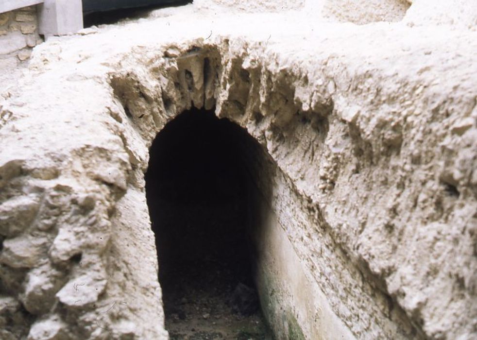 tronçon 114, détail des maçonneries au niveau du parking de l’hôtel de région de Besançon 