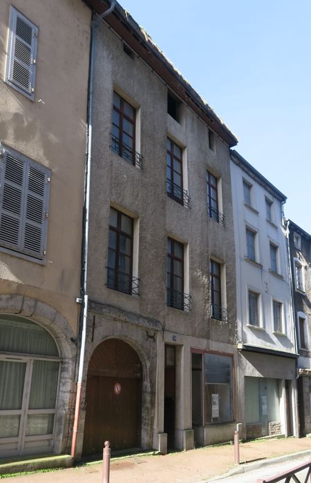 façade est sur rue