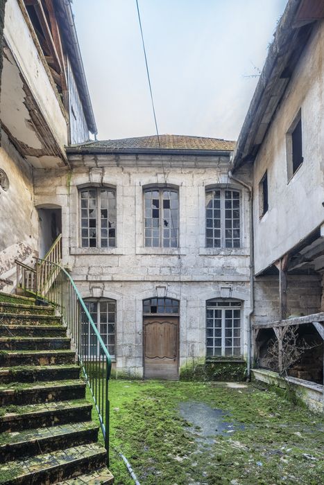 façade sud sur la cour intérieure
