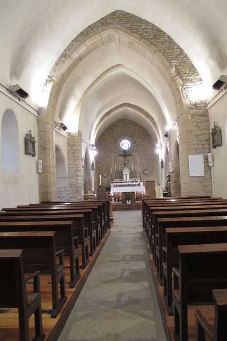 nef en direction du choeur à l’Est