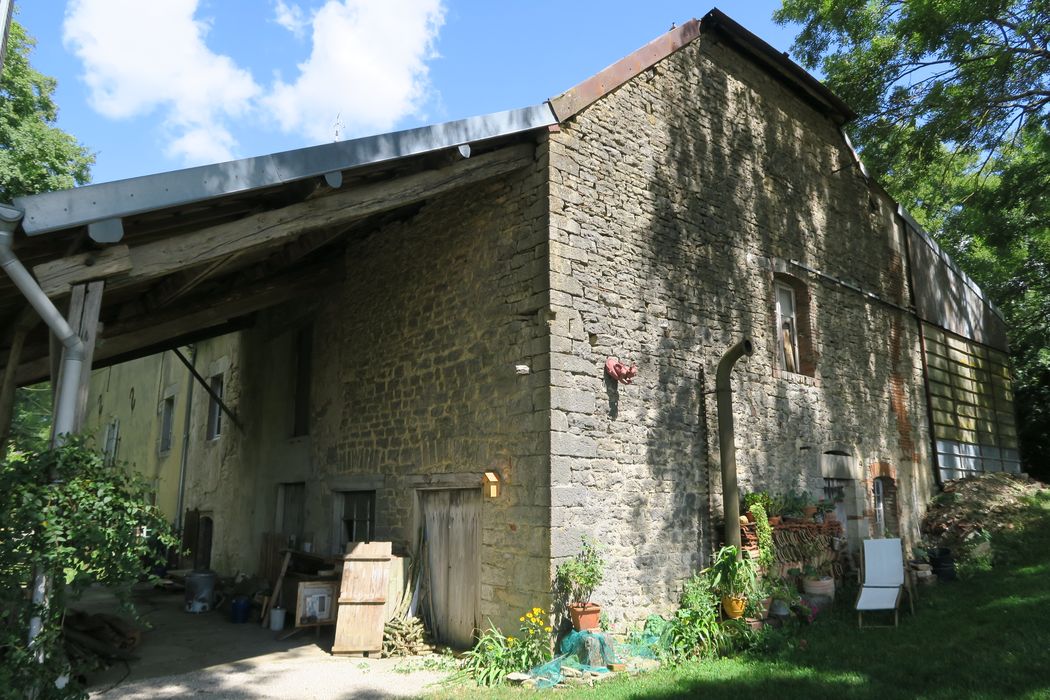moulin : façade sud-ouest (partie sud pour l’huilerie et partie ouest pour la machine) 