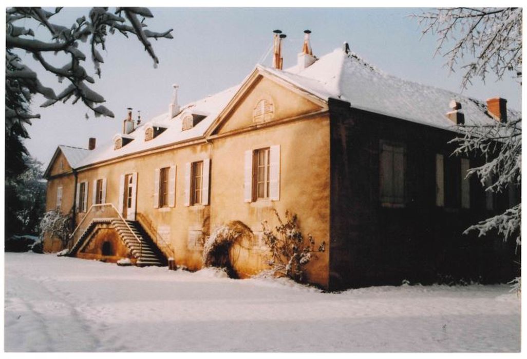 façades est et nord sur le parc