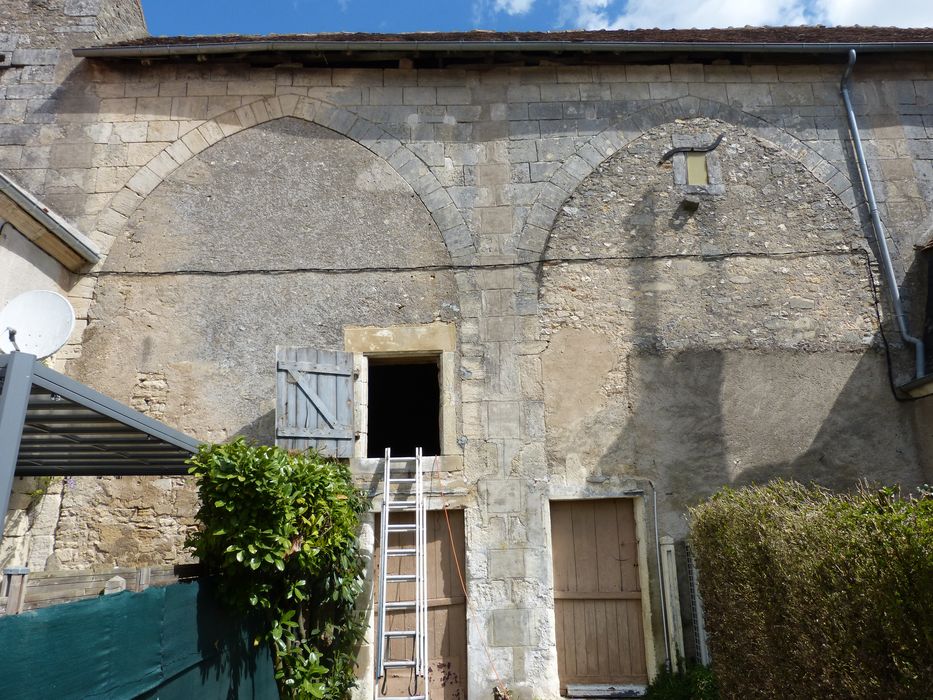 vestiges de la nef
