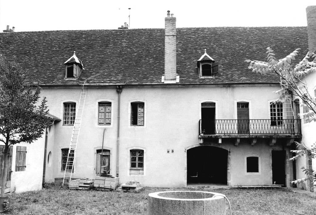 corps de bâtiment sur rue, façade sur cour ouest 