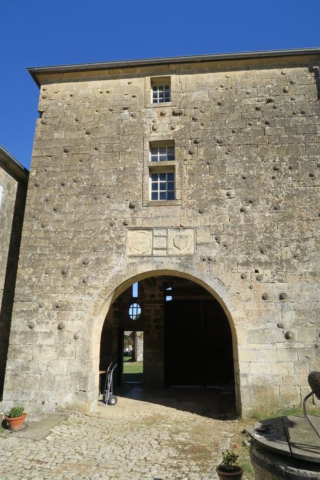 porterie, façade ouest 