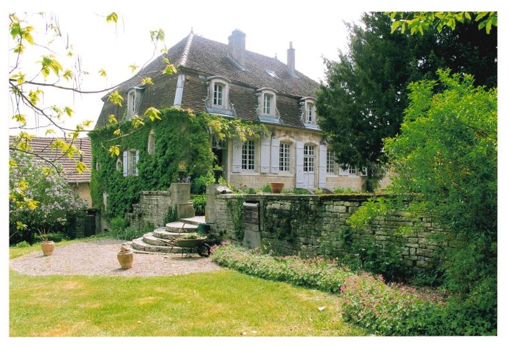 façades nord et est, vue partielle