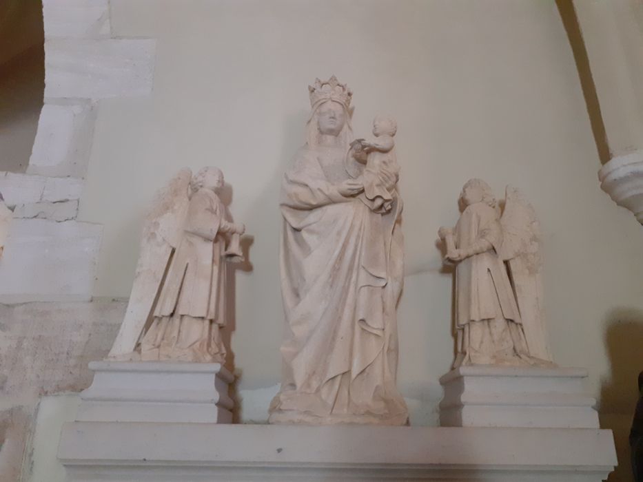 statue : Vierge à l'Enfant