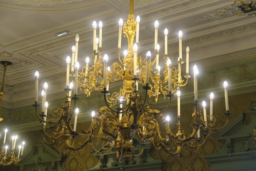 salle d’honneur, détail d’un lustre