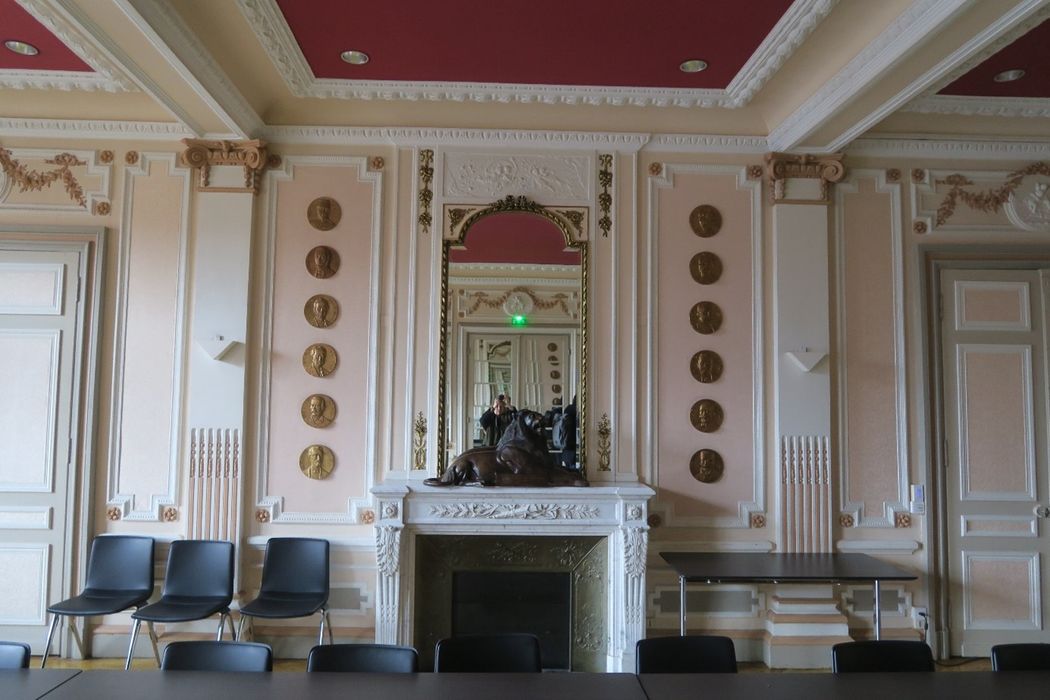 ancienne salle des mariages, actuellement salle dite des maires, vue vers l’est