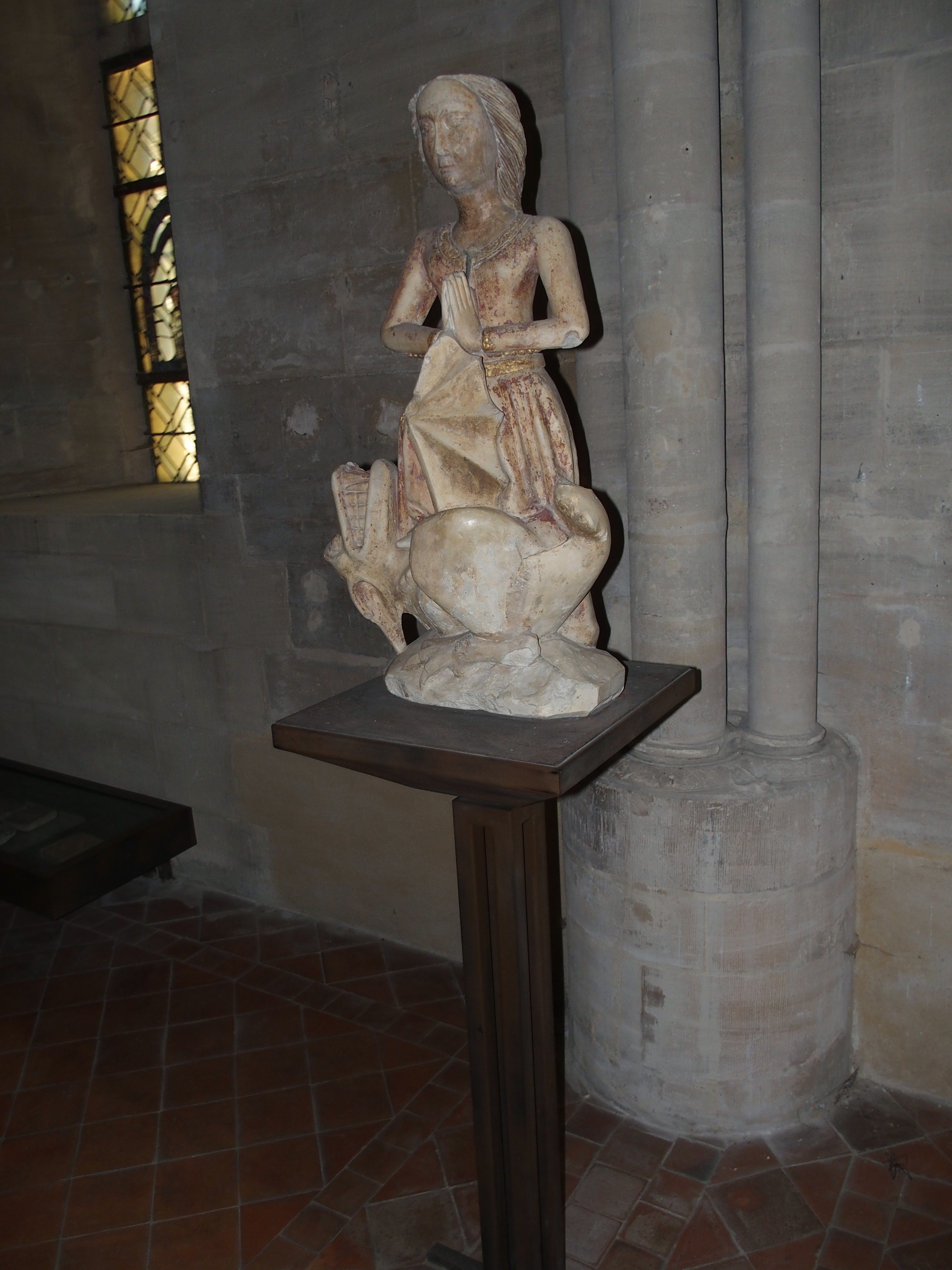 statue : Sainte Marthe ou sainte Marguerite