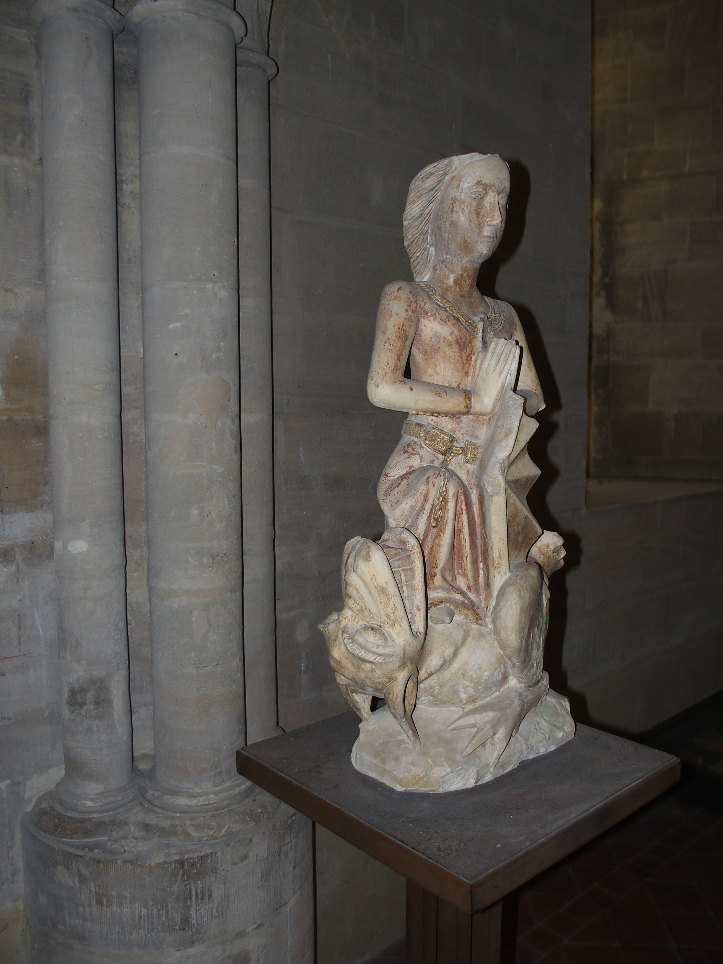 statue : Sainte Marthe ou sainte Marguerite