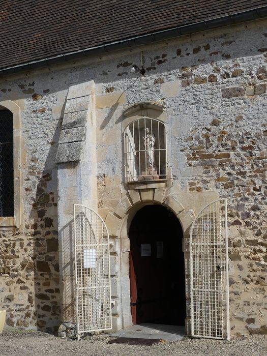 façade latérale sud, porte d'accès