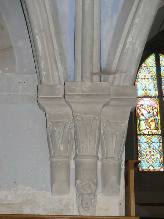 chapelle nord, détail des chapiteaux à la retombée des voûtes des 1ère et 2e travées