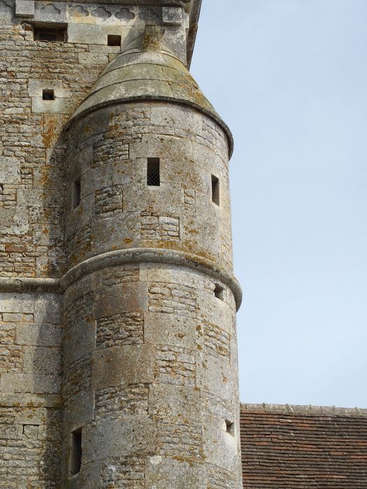 façade latérale sud, tourelle d'escalier du clocher