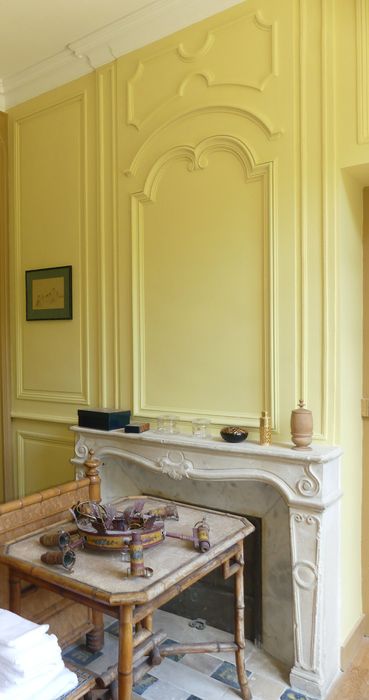 pièce non localisée, détail d'une cheminée