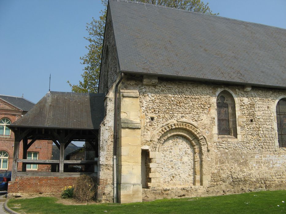 façade latérale sud, vue partielle