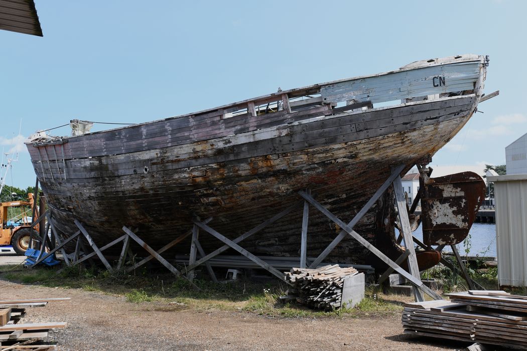 bateau : thonier-chalutier dit le Fides