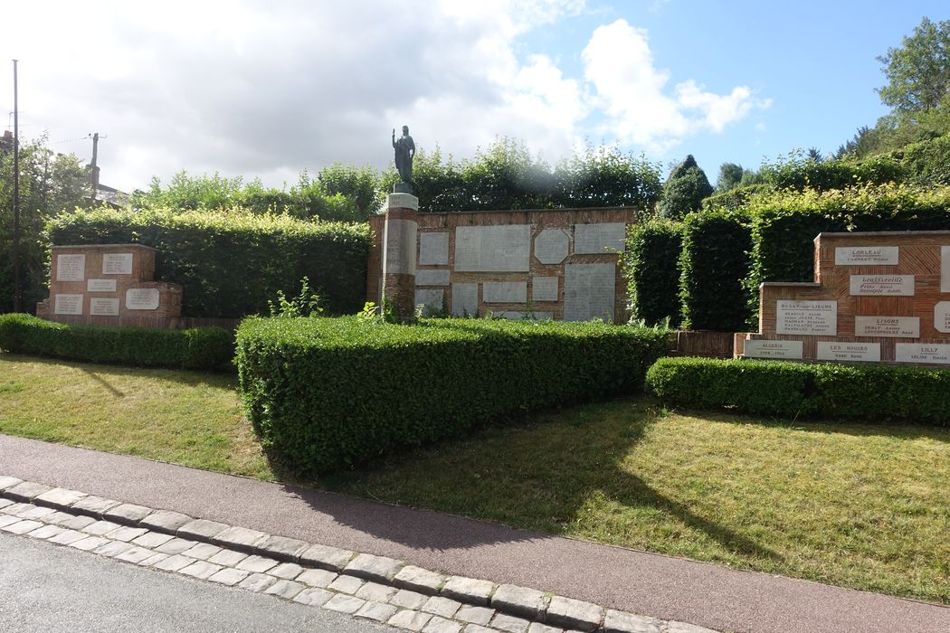 vue générale du monument dans son environnement