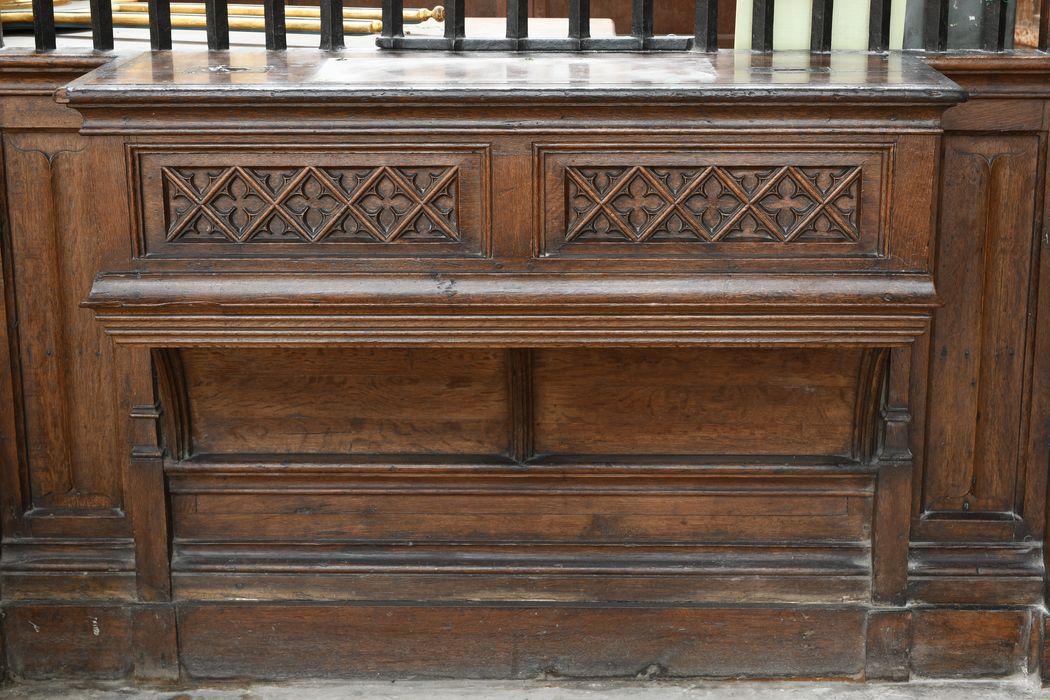 armoire et tronc du Trésor