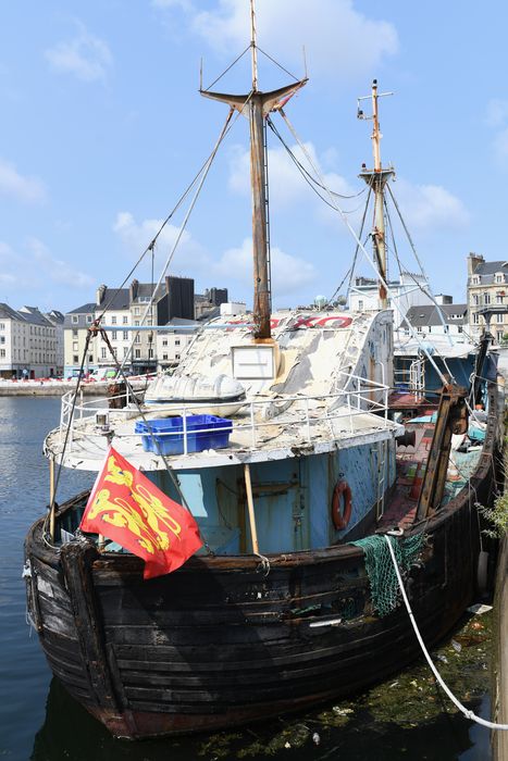 bateau de pêche (chalutier de pêche) dit Jacques-Louise - © Ministère de la Culture (France), Direction Régionale des Affaires Culturelles de Normandie – Tous droits réservés