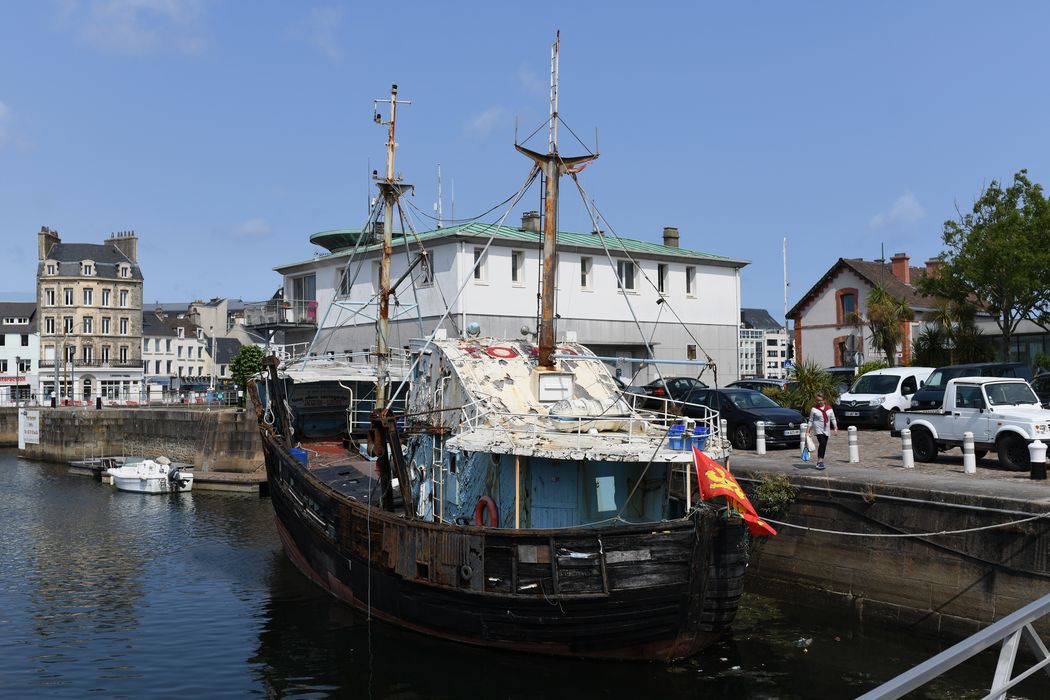 bateau de pêche (chalutier de pêche) dit Jacques-Louise