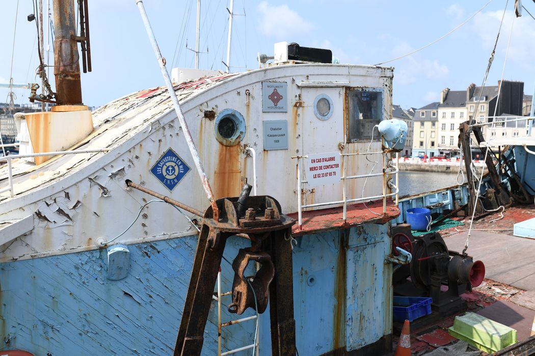bateau de pêche (chalutier de pêche) dit Jacques-Louise, vue partielle